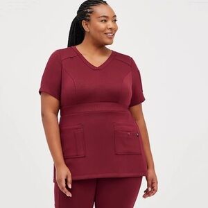 NWT TorridStrong Waistband Short Sleeve Scrub Top In Burgundy